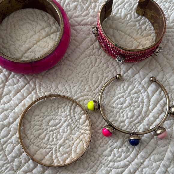 Fun Bracelet Set 💖 - Picture 2 of 3